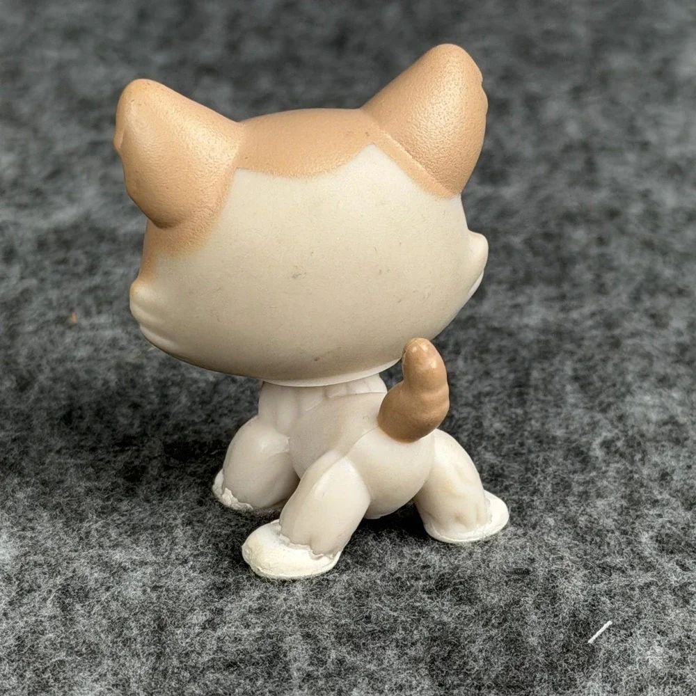 Hasbro Littlest Pet Shop Tan Husky 1012 Dog Figure 2006 Collectible LPS Toy